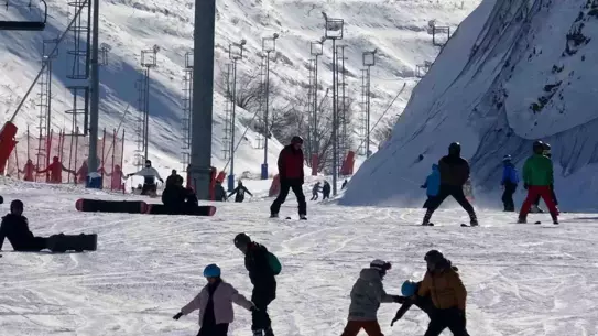 Kayak yapanlar Palandöken'de