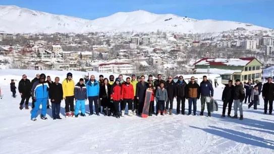 Vali Ahmet Karakaya, Bitlis Kayak İl Birinciliği'nde Genç Sporculara Moral Verdi