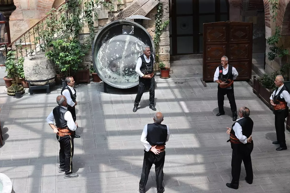 Kastamonu’da Emeklilerin Öncülüğünde Sepetçioğlu Halk Oyunu Yeniden Canlanıyor