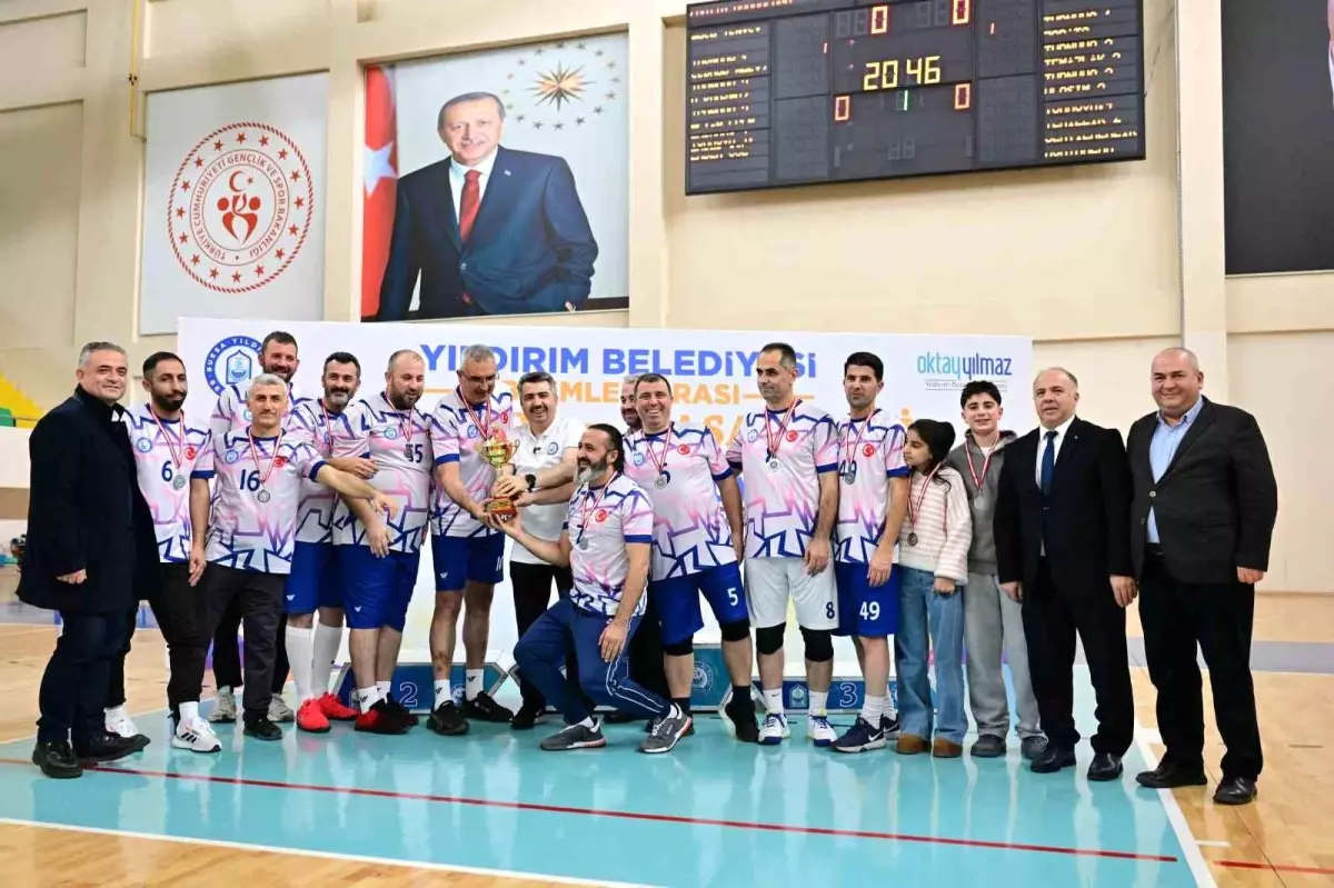 Yıldırım Belediyesi Voleybol Turnuvası: Zabıta Müdürlüğü Şampiyonluğa Koştu
