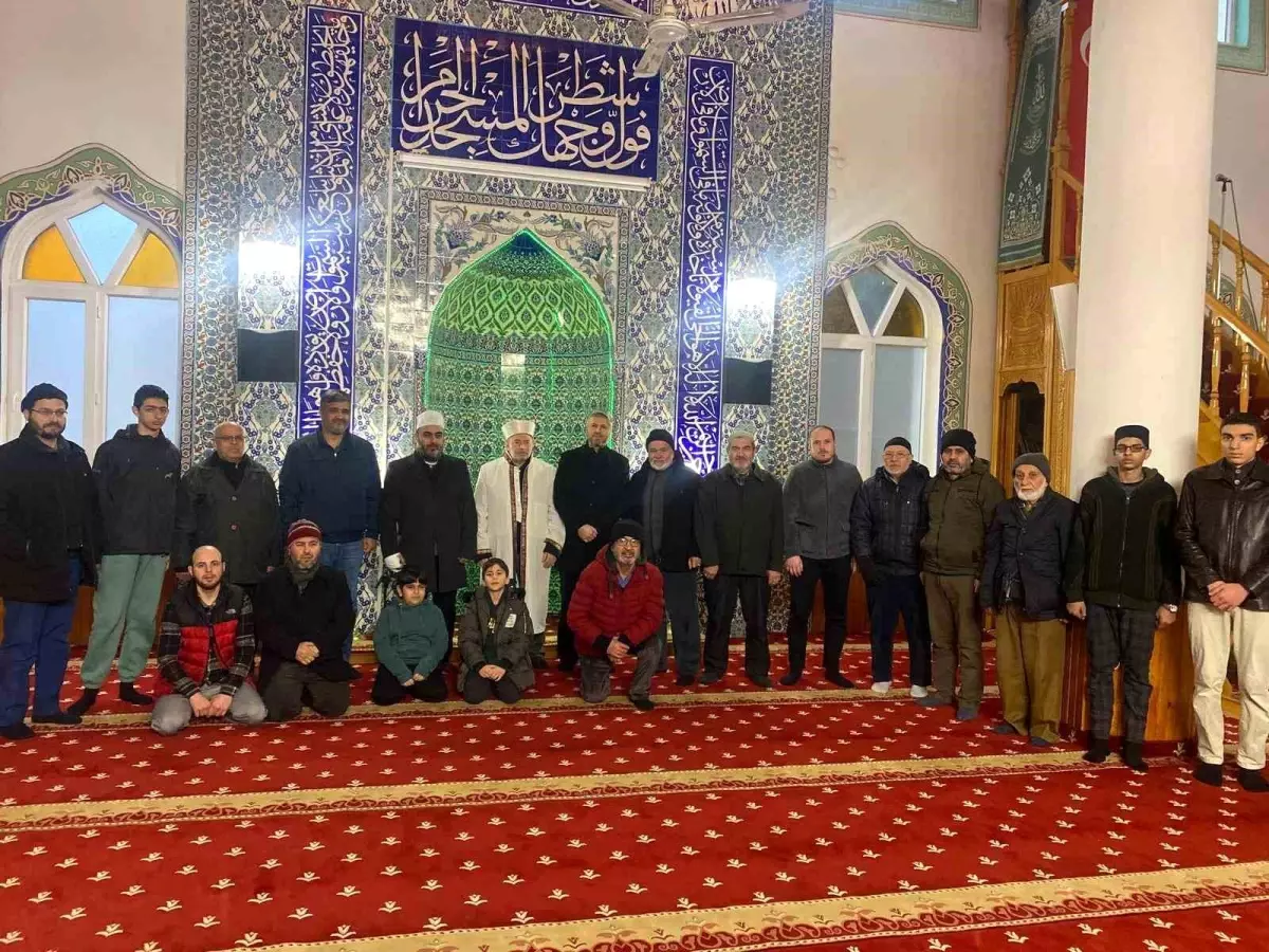 Efeler’de Evliya Çelebi Camii’nde Geleneksel Sabah Namazı Buluşması Coştu