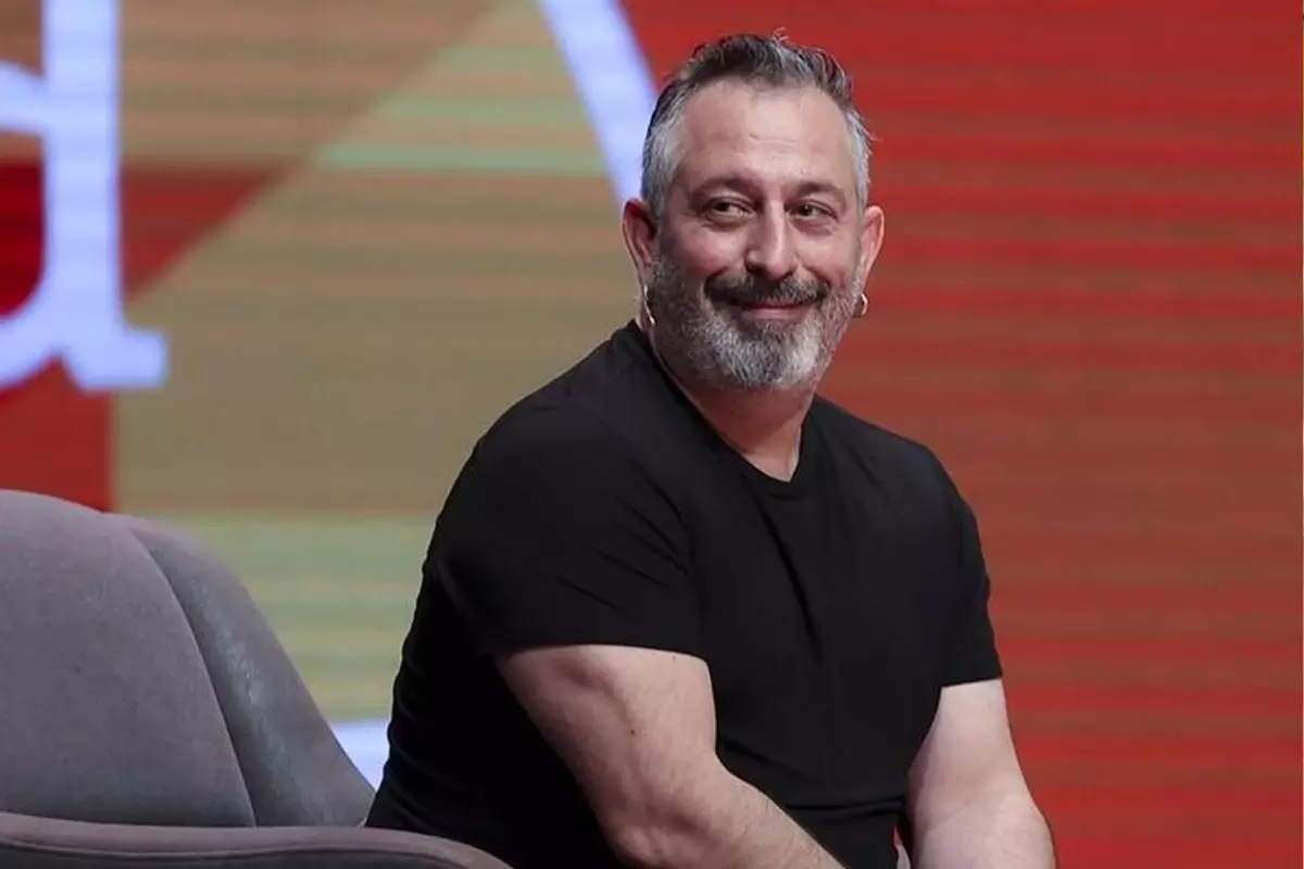 Cem Yılmaz’ın Dövme Şakası Kıvanç Tatlıtuğ’u Hedef Almıştı