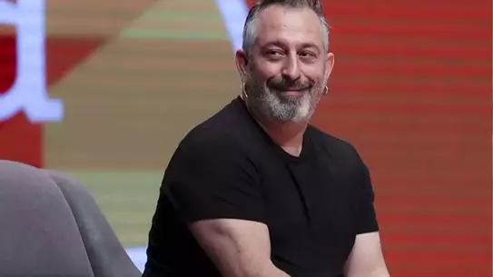 Cem Yılmaz’ın Dövme Şakası Kıvanç Tatlıtuğ’u Hedef Almıştı