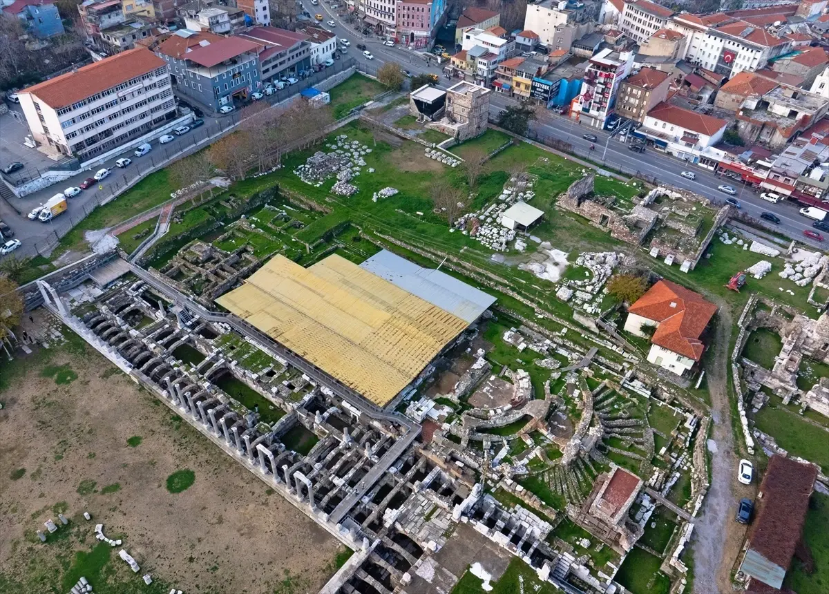 Smyrna’da 70 Yıl Sonra Keşfedilen Süleyman Düğümü Motifli Mozaik Odası