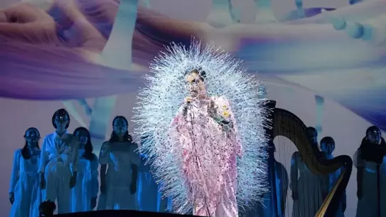 Björk'in sahne performansı