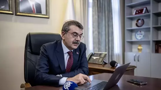 Bakan Tekin'in 2025 Yılının En Etkileyici Karelerine Bakış
