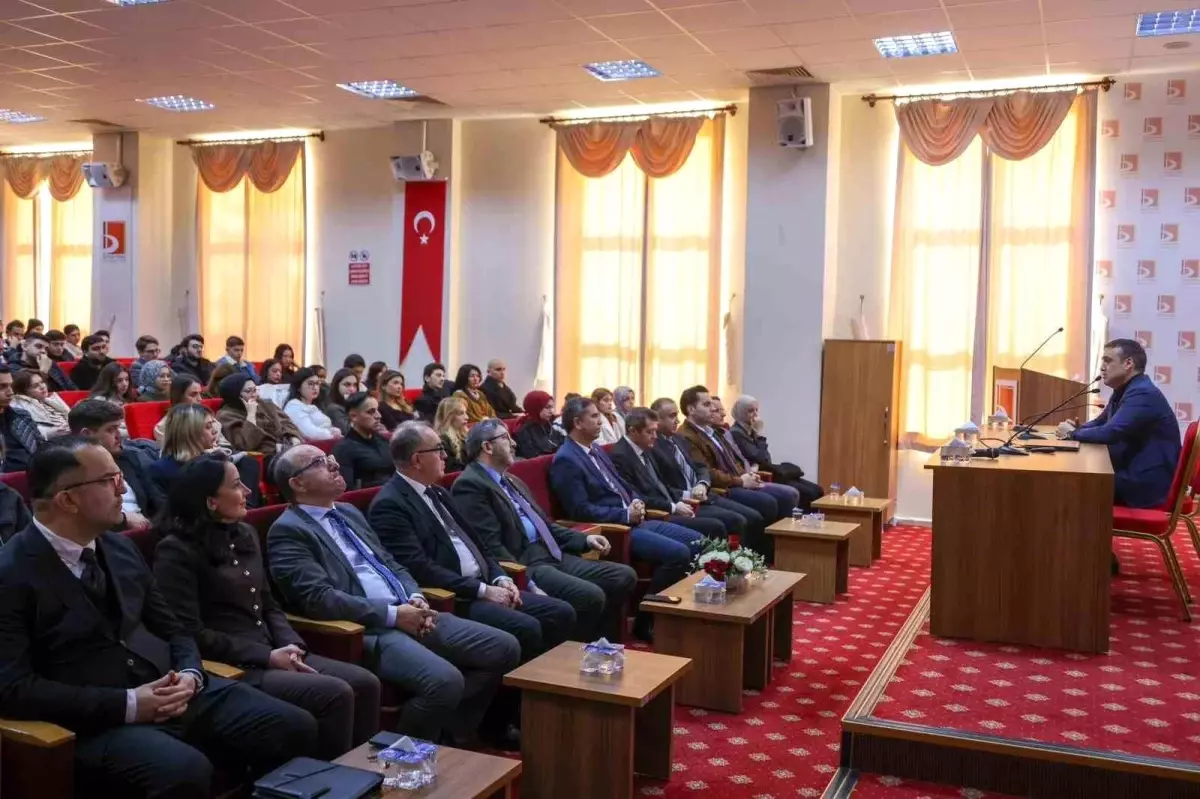 Bilecik Valisi Faik Oktay Sözer'den Gençlere Özel Kariyer Rehberi