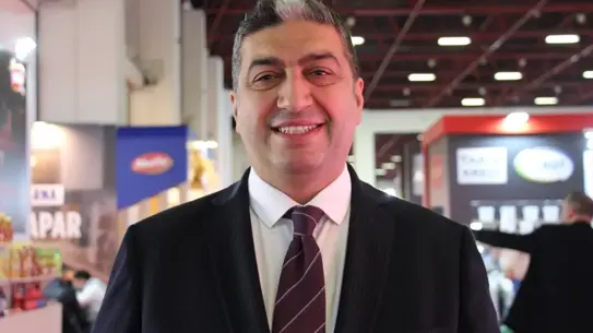 Fuar alanında sergilenen otel ekipmanları ve gıda standları