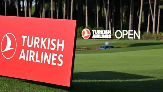 THY logosu ve golf sahası görüntüsü