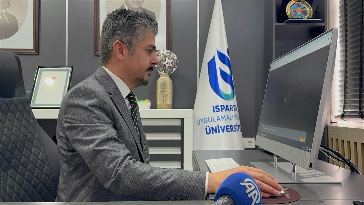 ISUBÜ Rektörü Çatal’dan 2025’in En Çarpıcı Kareleri Seçildi!