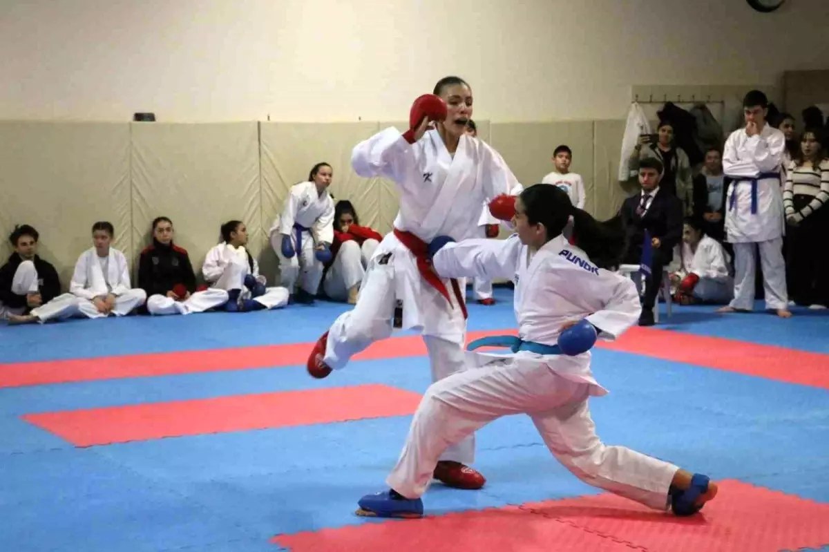 Eskişehir Genç Karate Takımı İl Birinciliği Şampiyonluğunu Taçlandırdı
