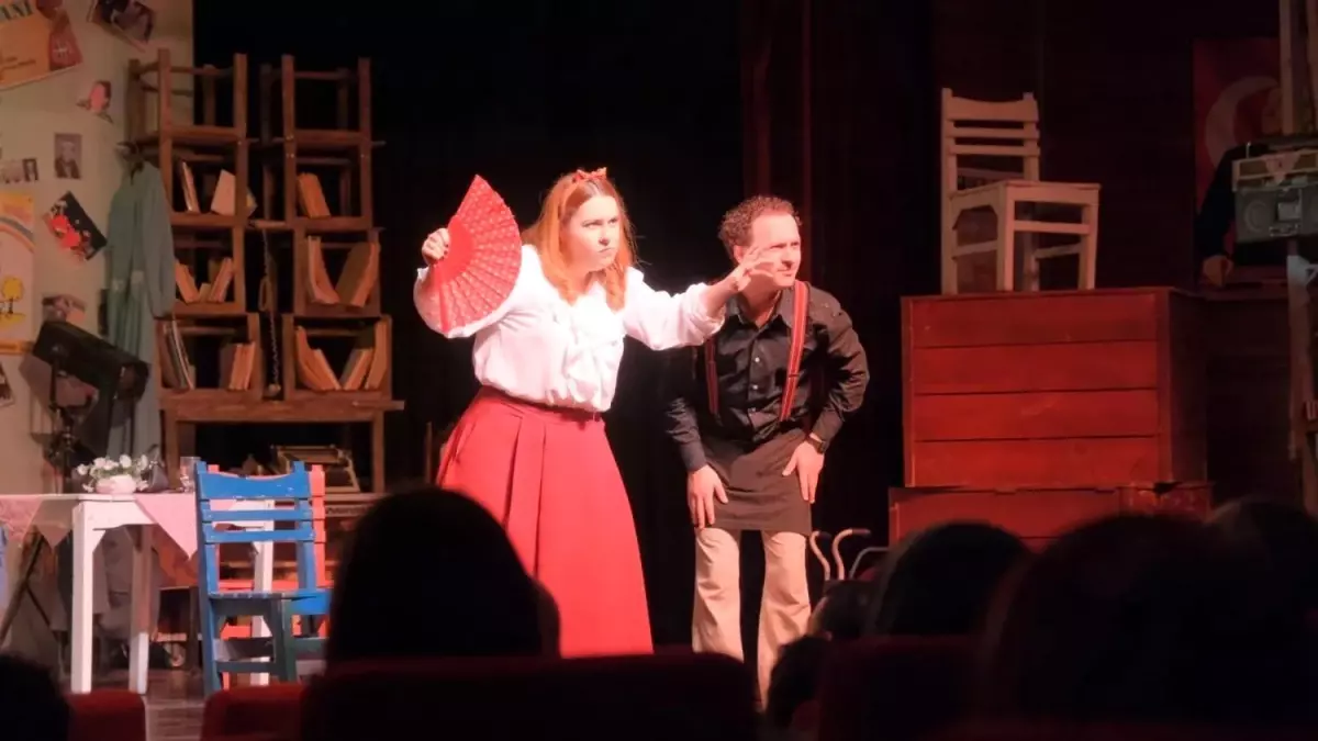 İnegöl'ün İlk Tiyatro Festivali Sahneye Çıktı: 5 Gün Boyunca 10 Oyun