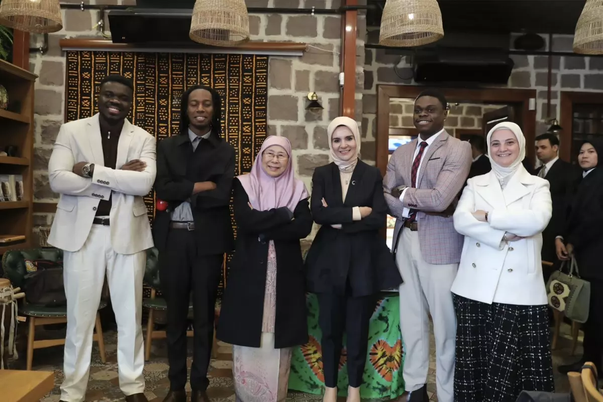 Wan Azizah İsmail, Ankara’daki Afrika Kültür Evi’ni Geziyor: Kadınların Sanata Katkısı Vurgulandı