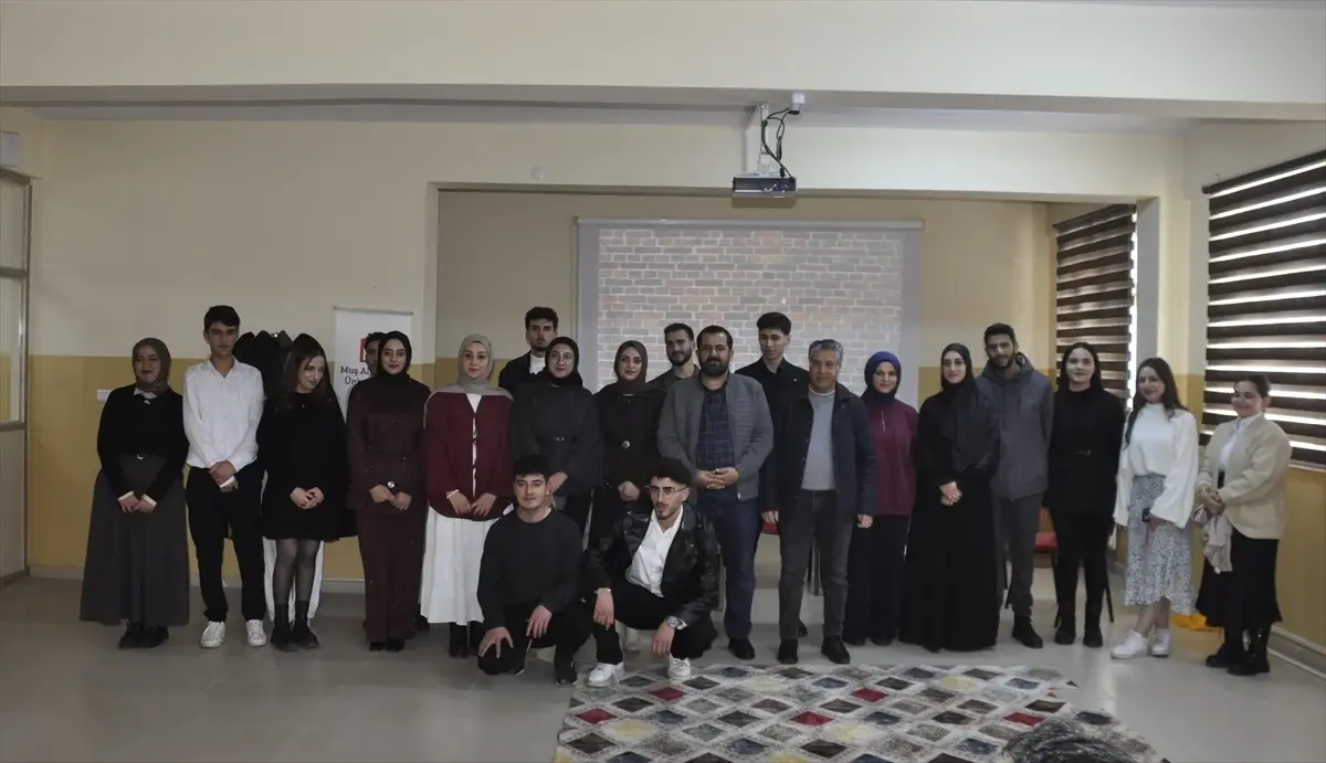 Muş Alparslan Üniversitesi'nde Renkli Müzik ve Tiyatro Şöleni