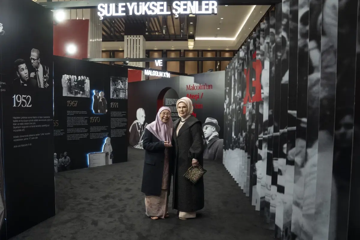 Emine Erdoğan ve Wan Azizah, Cumhurbaşkanlığı Kütüphanesinde Kültür Köprüsü Kurdu