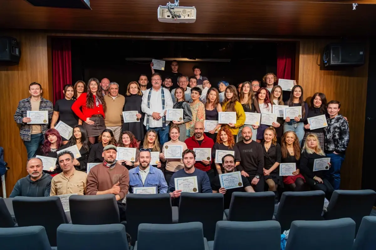 Folkart Academy'den 2025-2026 Mezunları Tiyatro Sahnesinde Buluştu