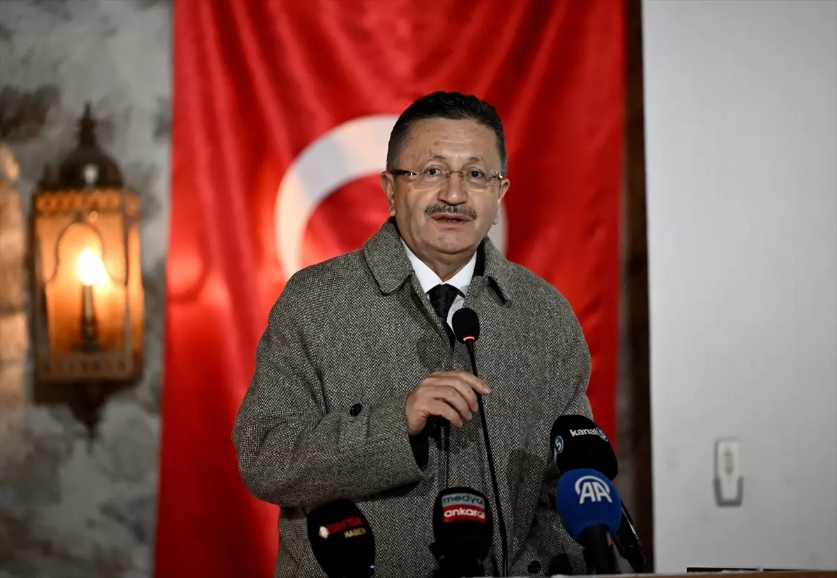 Ankara Altındağ’da Mukaddes Emanetler Sergisi Ziyaretçileri Büyülüyor