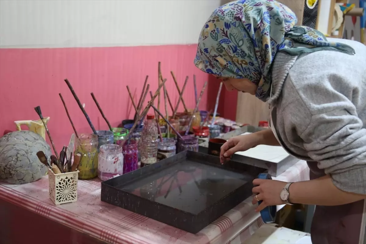 Muş’ta Şehit Yakınları ve Gaziler İçin Ebru Sanatı Kursu Başladı