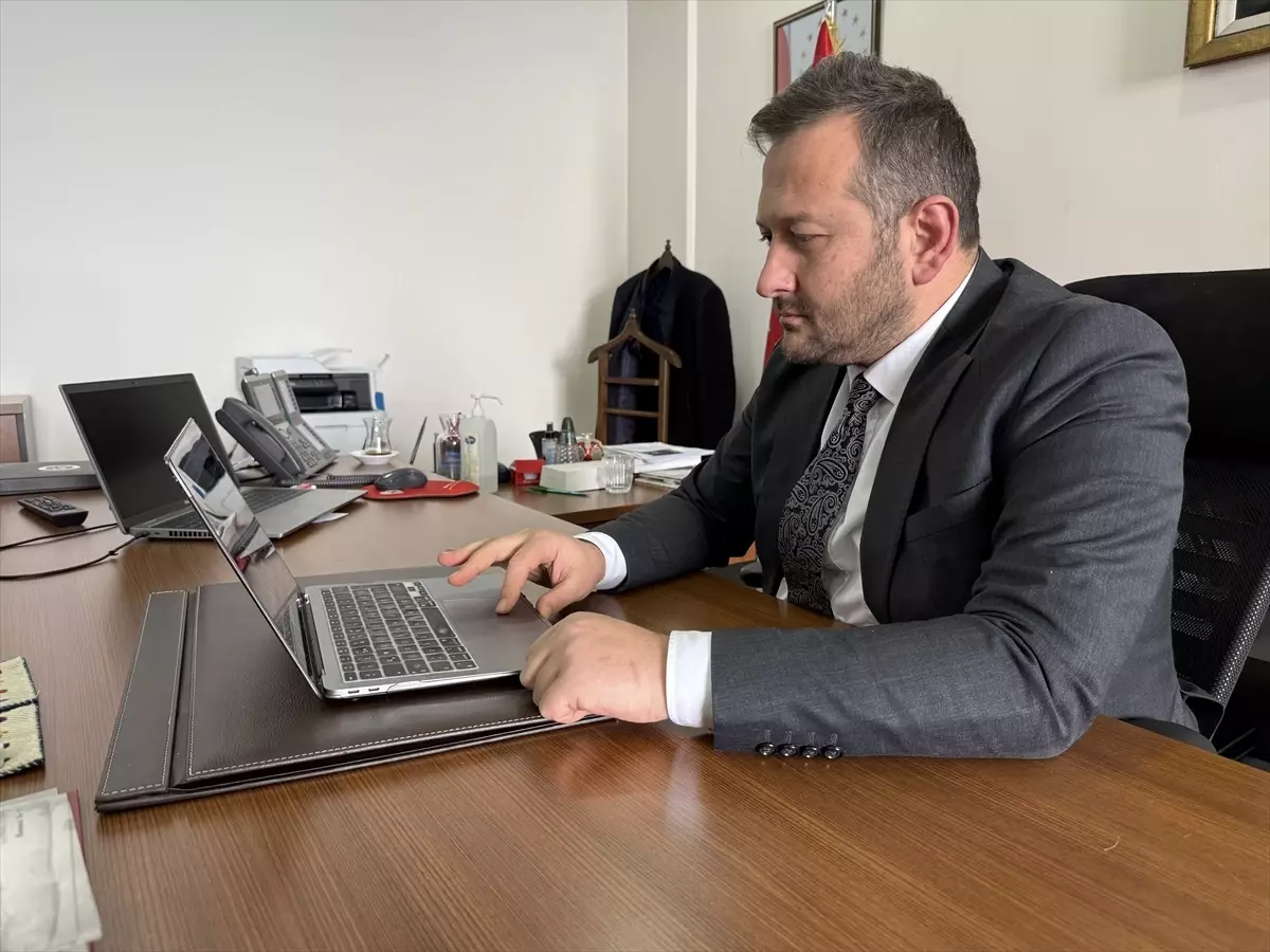 Tekirdağ’ın Kültür Müdürü Karaküçük, 2025 Yılının Kareleri Yarışmasında Oy Kullanıyor