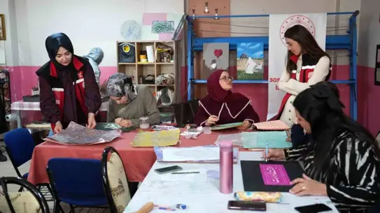 Ebru sanatının detaylı bir örneği