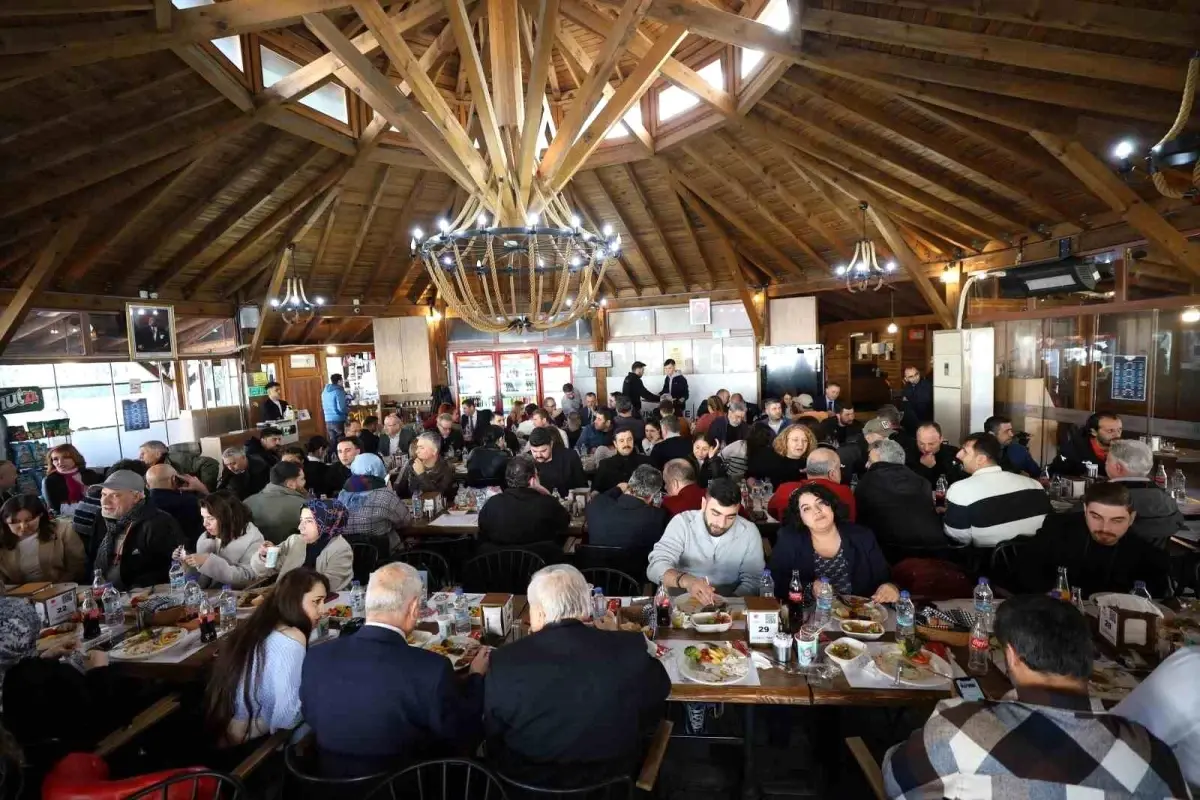 Yunusemre Belediye Başkanı Semih Balaban'dan Çalışan Gazeteciler Günü'nde Basın Mensuplarına Özel Karşılama