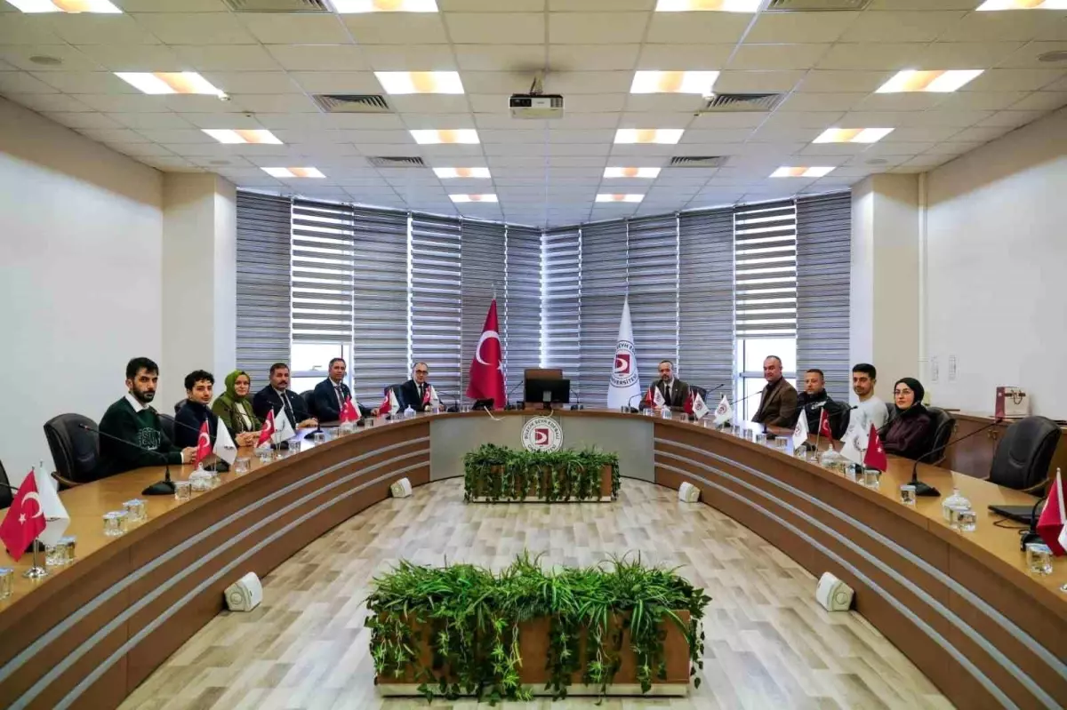 BŞEÜ Satranç Turnuvası'nda Başarılı Öğrenciler Ödüllerini Aldı