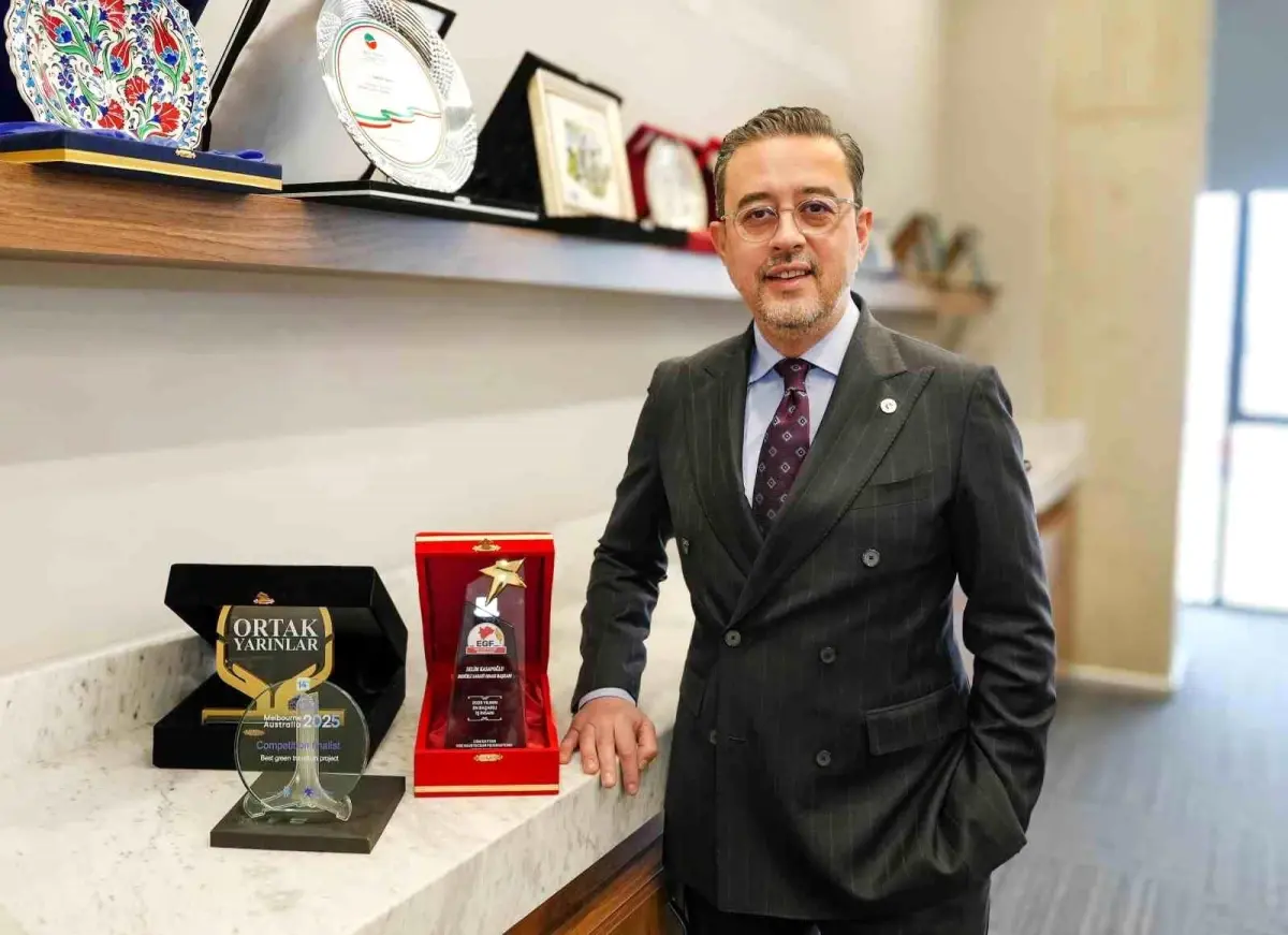 Denizli Sanayi Odası Başkanı Selim Kasapoğlu, "En Başarılı İş İnsanı" Ödülünü Aldı