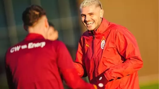 Galatasaray antrenmanda taktik çalışması