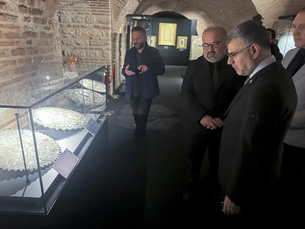 Sedef Alp’in Tezhip Eserleri İstanbul’da Büyüleyici Bir Sergiyle Buluştu