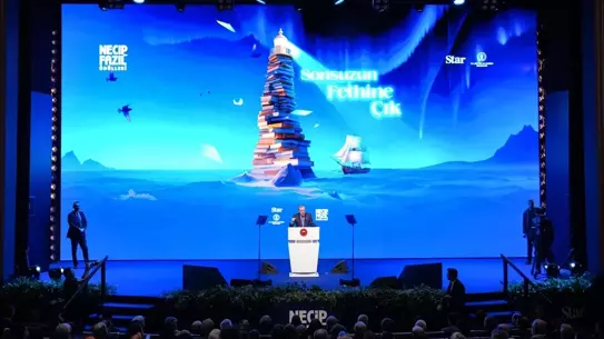 Necip Fazıl Ödülleri töreninde sahne