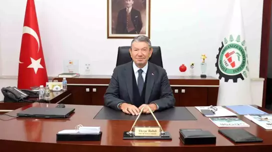 Derya Baltalı konuşma sırasında