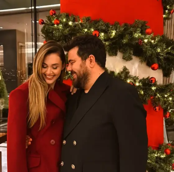 Berfu Yenenler'in program öncesi fotoğrafı