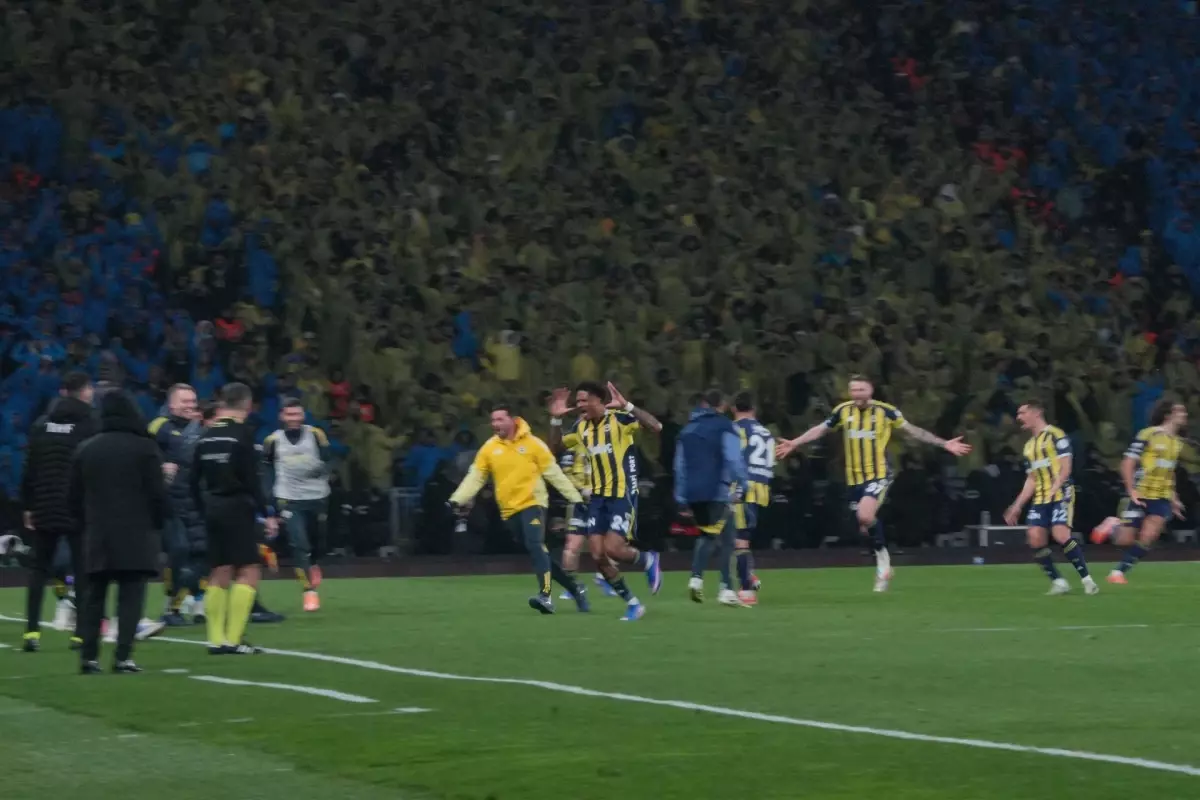 Fenerbahçe, 2025 Turkcell Süper Kupa'yı 2-0 Galatasaray Karşısında Kazandı