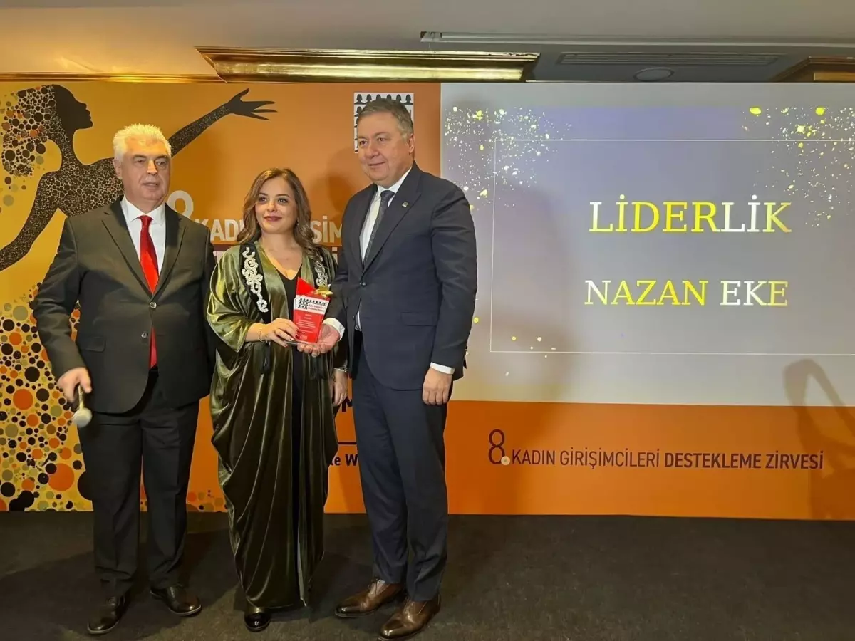 Nazan Eke, Alyalina Kozmetik’te Kadın Girişimciliği Liderliği Ödülü Aldı