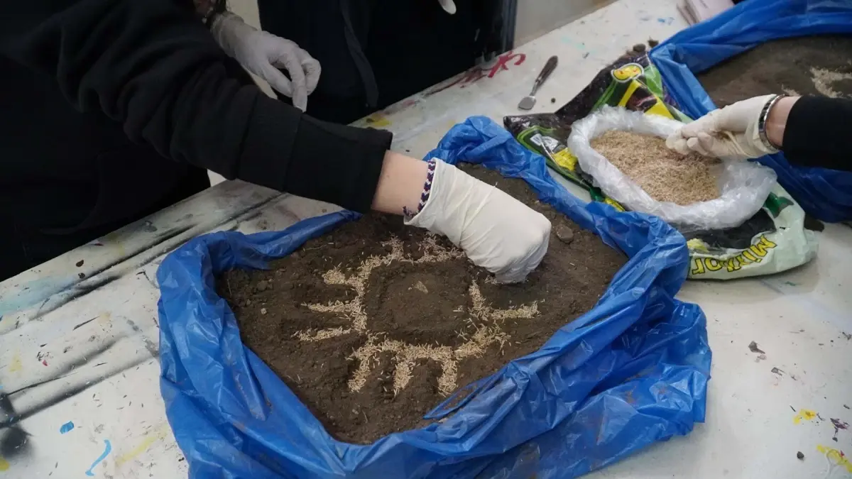 İzmirli Öğrencilerden Doğa ve Halı Motiflerini Buluşturan Yaratıcı Proje