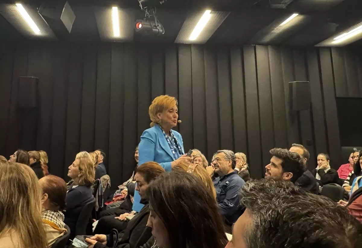 Turkuazın Derin Kültürel İzleri: Gül İrepoğlu'ndan Renk ve Tarih Üzerine