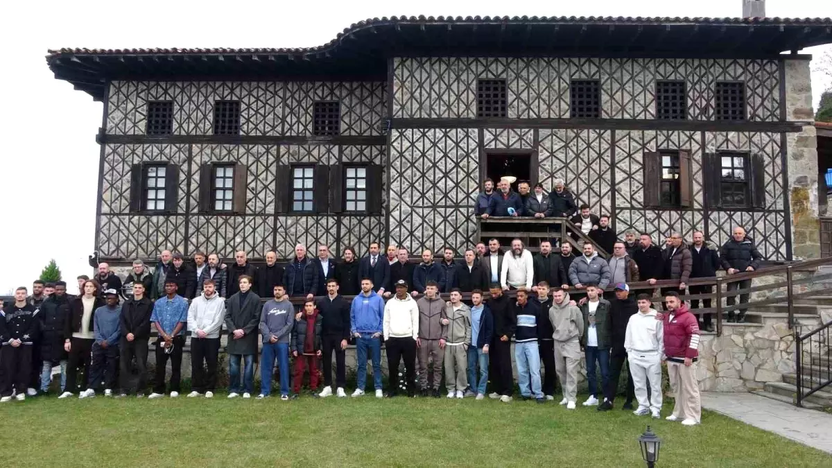 Trabzonspor A Takımı Sürmene’deki Baştımar Aile Müzesi’ni Keşfetti