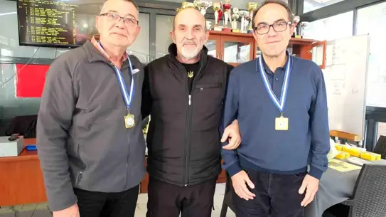 Briç turnuvası sırasında çekilmiş fotoğraf