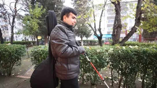 Taha’nın bağlama performansı sahnede