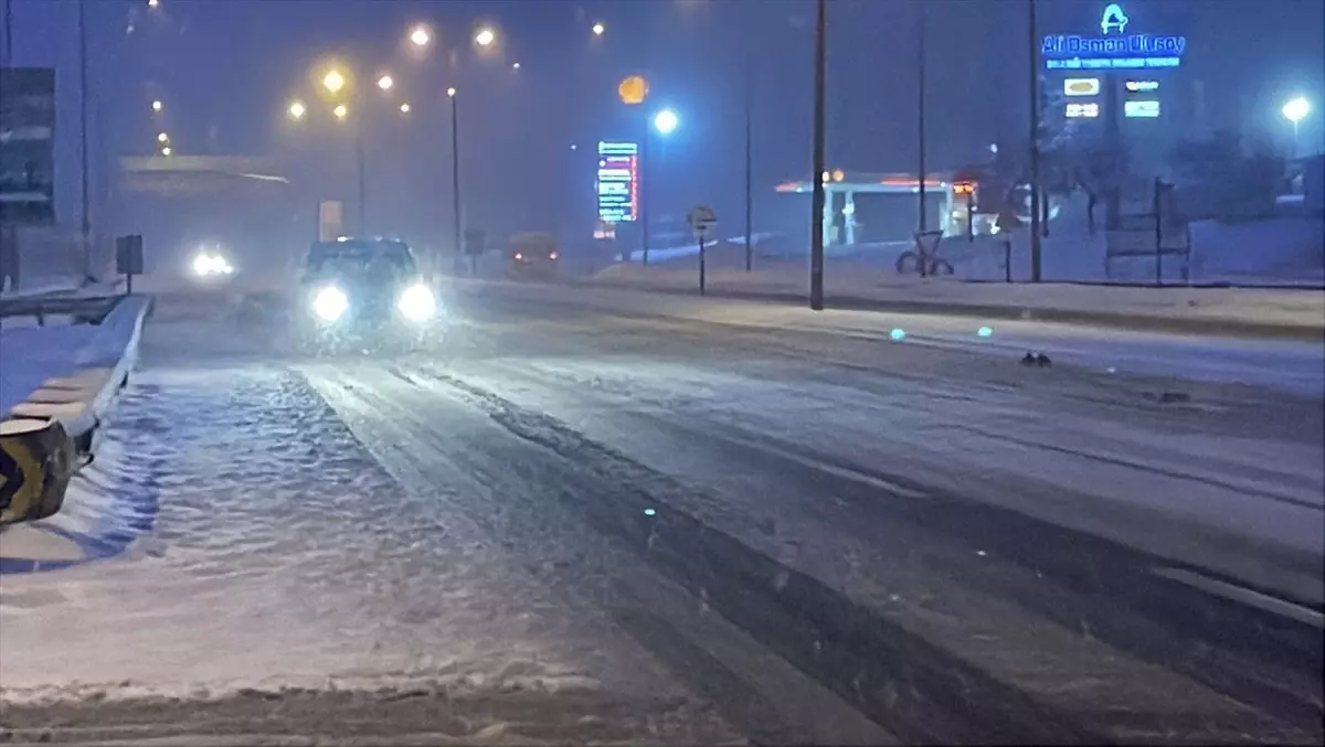 Bolu’da Özel Öğrenciler ve Aileleriyle Karda Kayak Keyfi