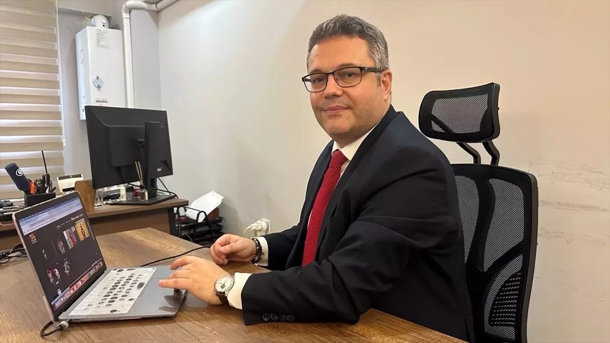 Çanakkale Kültür Müdürü Esirgemez, 'Yılın Kareleri' Oylamasına Katıldı