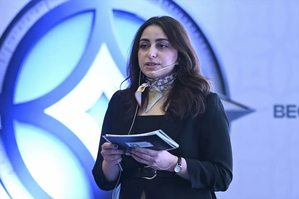 Savunma Sanayi Zirvesi'nde İnsan Kaynakları ve Yapay Zeka Uygulamaları