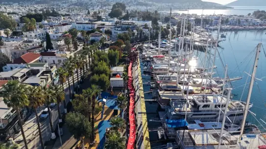 120 metrelik dev Türk bayrağı Bodrum’da dalgalanıyor