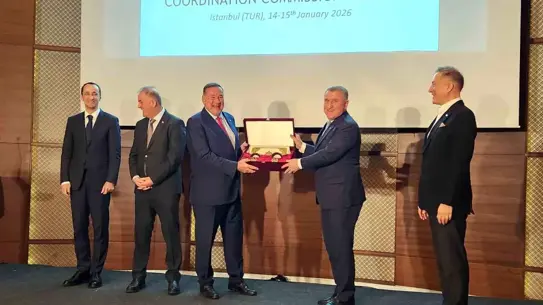 Koordinasyon komisyonu toplantısında konuşma yapan Osman Aşkın Bak