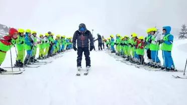 Uludağ’da kayak yapan öğrenciler
