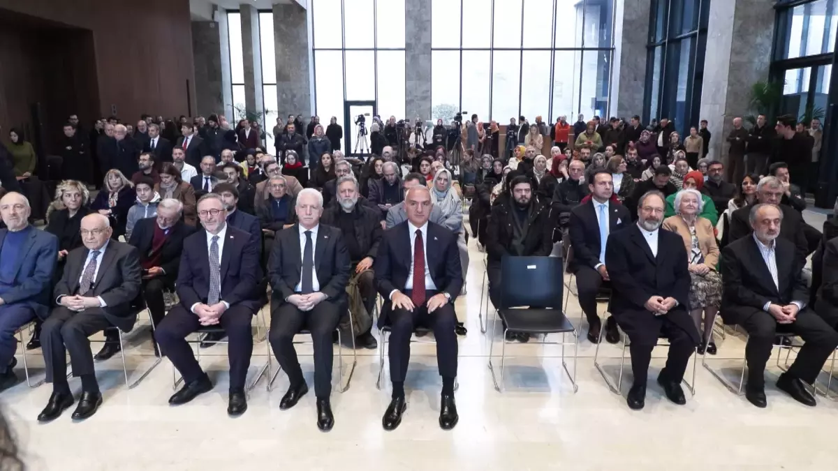 Bakan Ersoy, 1878'den Günümüze Şevki Efendi Mushaf'ını Tanıttı