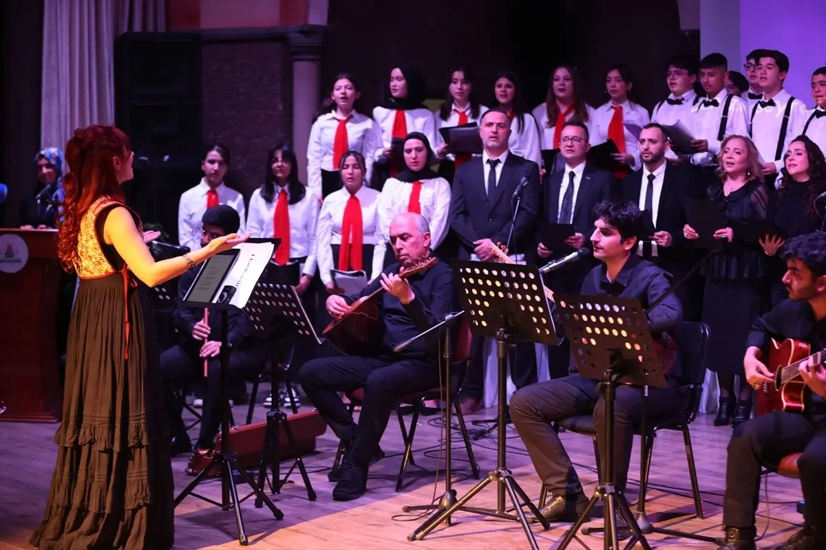 Nevşehir'de Meslek Lisesi Öğrencileri ve Öğretmenleriyle Anadolu Türküleri Buluşması