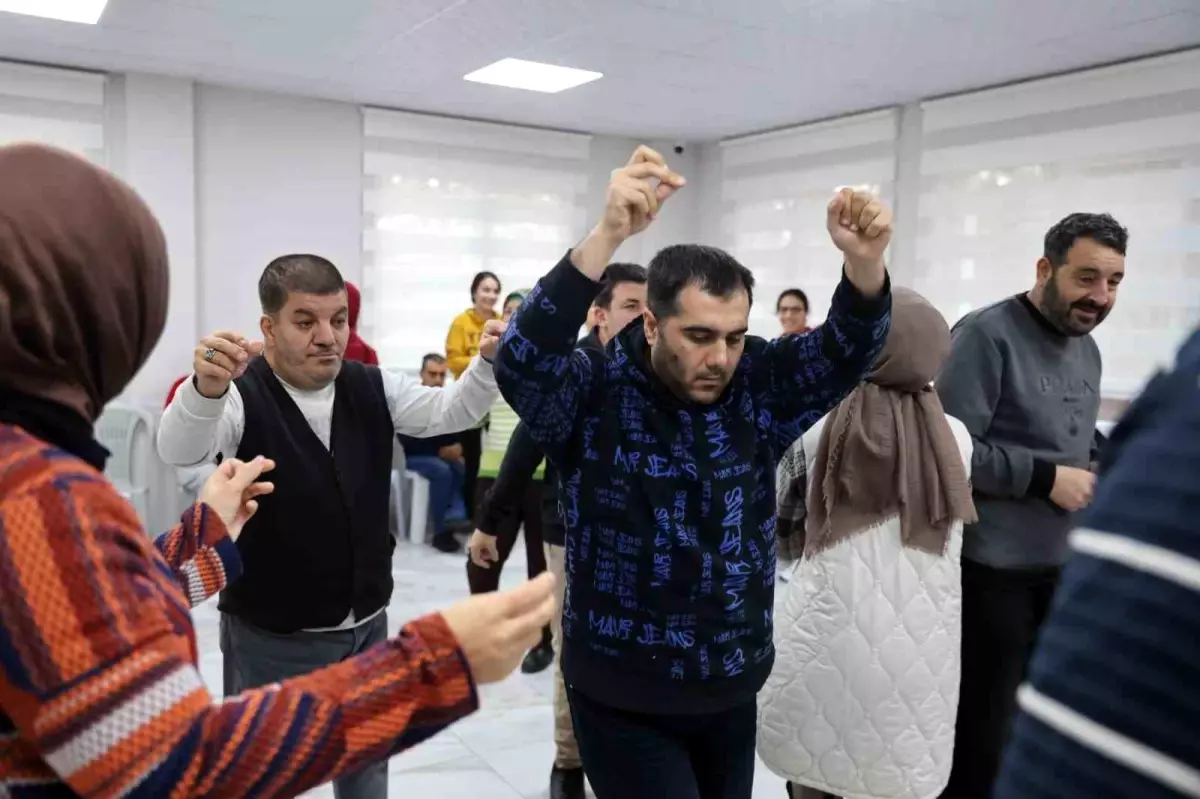 Nevşehir Belediyesi'nden Özel Bireylere Müzikli Halay Gecesi