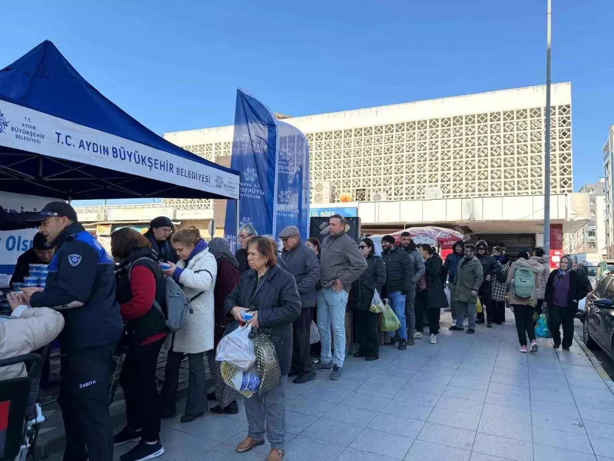 Aydın Büyükşehir Belediyesi'nden Miraç Kandili Helva Hayriyle Binlerce Vatandaşa Mutlu Anlar