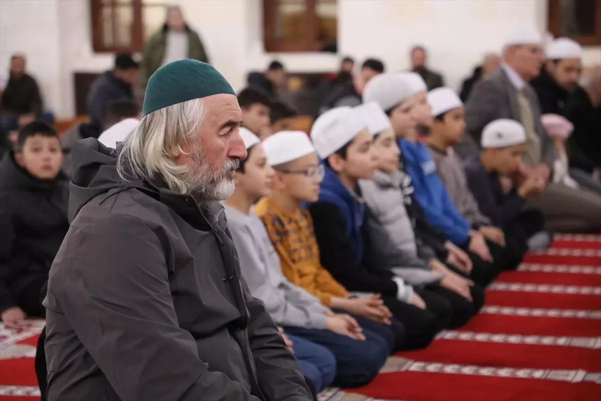 Güneydoğu’da Miraç Kandili Coşkuyla Kutlandı: Gaziantep ve Çevre İlçelerde Özel Programlar